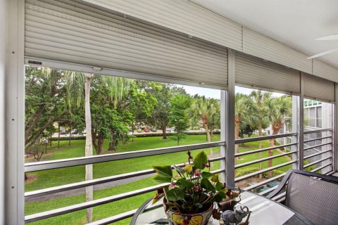 Condo in Coconut Creek, Florida, 2 bedrooms  № 2242633 - photo 24