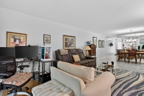 Condo in Coconut Creek, Florida, 2 bedrooms  № 2242633 - photo 12