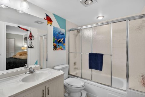 Condo in Coconut Creek, Florida, 2 bedrooms  № 2242633 - photo 21