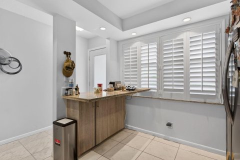 Condo in Coconut Creek, Florida, 2 bedrooms  № 2242633 - photo 6