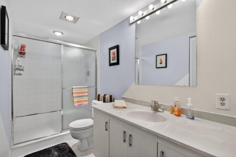 Condo in Coconut Creek, Florida, 2 bedrooms  № 2242633 - photo 16