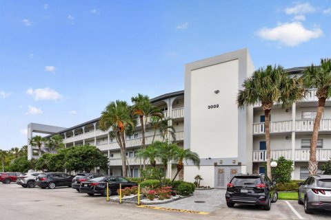 Condo in Coconut Creek, Florida, 2 bedrooms  № 2242633