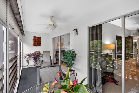 Condo in Coconut Creek, Florida, 2 bedrooms  № 2242633 - photo 25