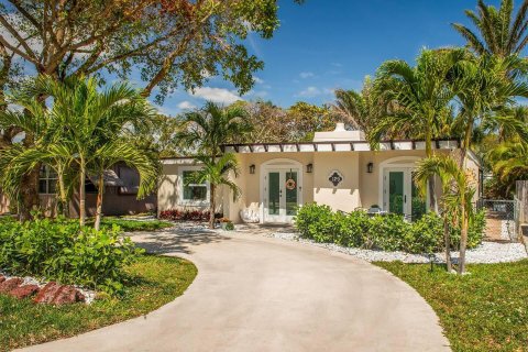 Appartement à Lantana, Floride 4 chambres, 137.5 m2 № 2390223