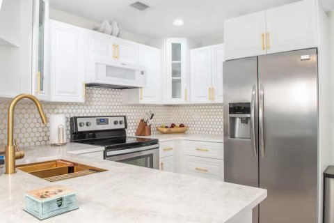 Appartement à louer à Lantana, Floride: 4 chambres, 137.5 m2 № 2390223 - photo 6