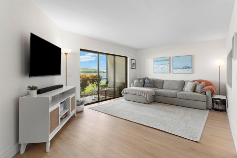 Condo in Deerfield Beach, Florida, 2 bedrooms  № 2185571 - photo 15