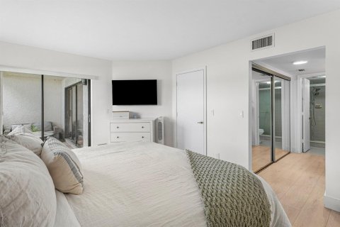 Condo in Deerfield Beach, Florida, 2 bedrooms  № 2185571 - photo 20
