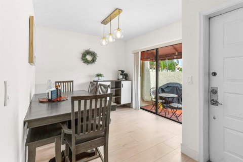 Condo in Deerfield Beach, Florida, 2 bedrooms  № 2185571 - photo 8