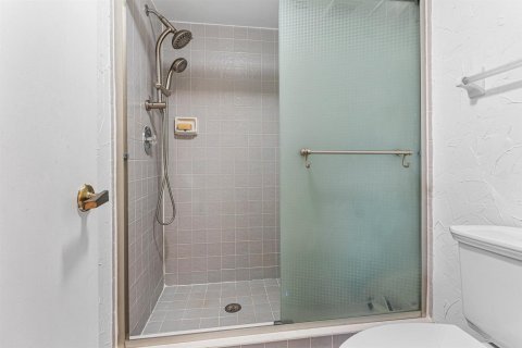 Condo in Deerfield Beach, Florida, 2 bedrooms  № 2185571 - photo 22