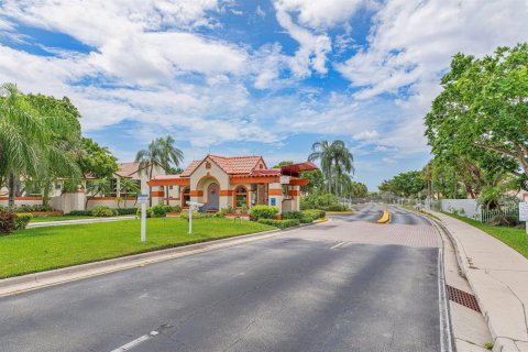 Condo in Deerfield Beach, Florida, 2 bedrooms  № 2185571 - photo 2