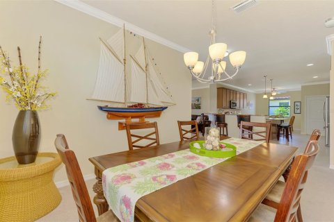 House in Venice, Florida 4 bedrooms, 209.4 sq.m. № 1801602 - photo 22