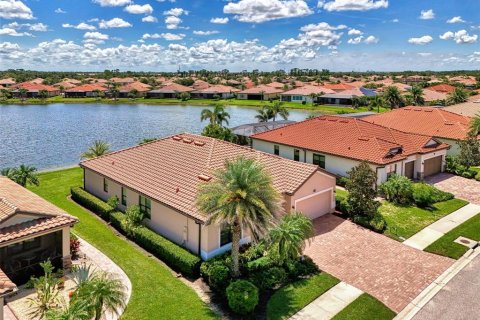 House in Venice, Florida 4 bedrooms, 209.4 sq.m. № 1801602 - photo 6