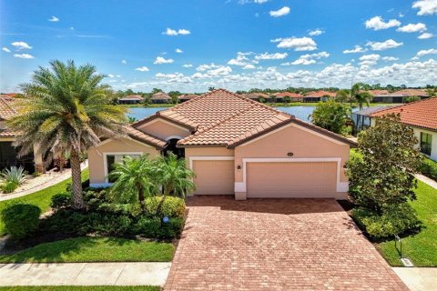 House in Venice, Florida 4 bedrooms, 209.4 sq.m. № 1801602 - photo 1