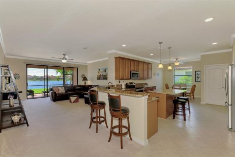 House in Venice, Florida 4 bedrooms, 209.4 sq.m. № 1801602 - photo 14