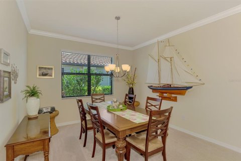 House in Venice, Florida 4 bedrooms, 209.4 sq.m. № 1801602 - photo 21