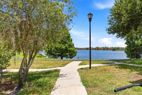 Condo in Tampa, Florida, 2 bedrooms  № 2200847 - photo 5