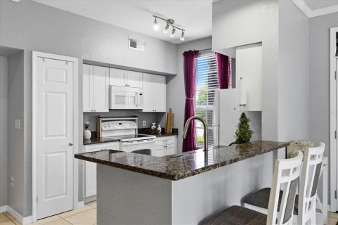 Condo in Tampa, Florida, 2 bedrooms  № 2200847 - photo 13