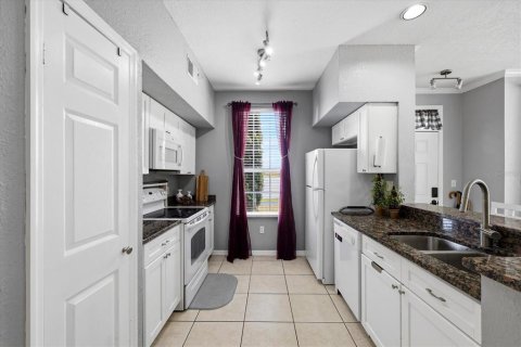 Condo in Tampa, Florida, 2 bedrooms  № 2200847 - photo 14