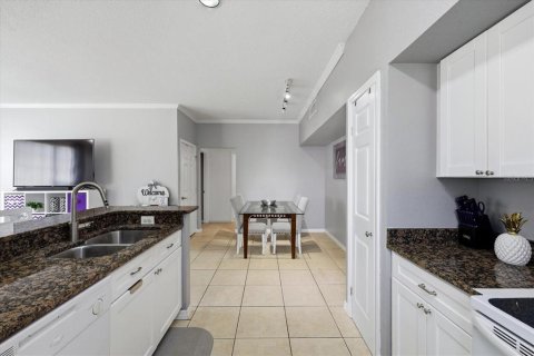Condo in Tampa, Florida, 2 bedrooms  № 2200847 - photo 15