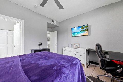 Condo in Tampa, Florida, 2 bedrooms  № 2200847 - photo 19