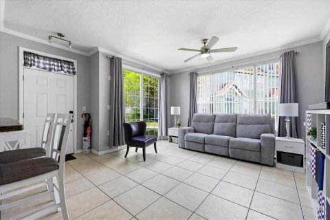 Condo in Tampa, Florida, 2 bedrooms  № 2200847 - photo 9