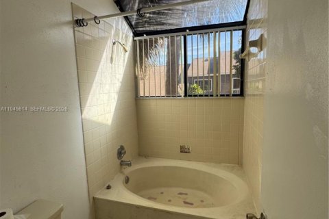 Купить таунхаус в Норт-Лодердейл, Флорида 3 спальни, 124.12м2, № 2008065 - фото 7