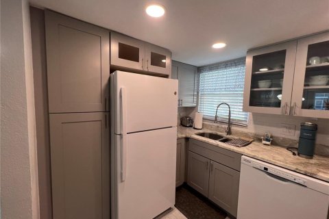 Condo in Punta Gorda, Florida, 2 bedrooms № 2111650 - photo 12