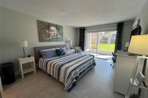 Condo in Punta Gorda, Florida, 2 bedrooms № 2111650 - photo 16