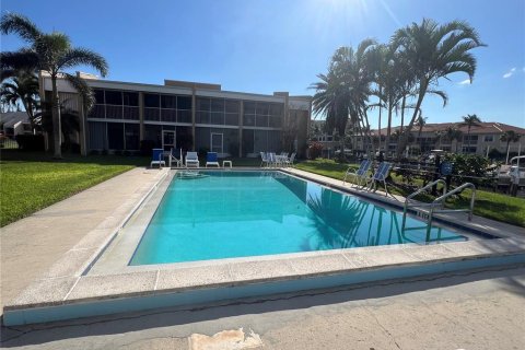 Condo in Punta Gorda, Florida, 2 bedrooms № 2111650 - photo 2