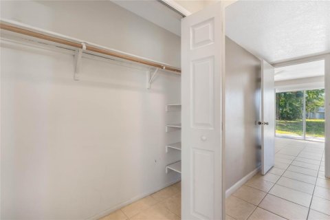 Condo in Winter Park, Florida, 4 rooms  № 1574952 - photo 12