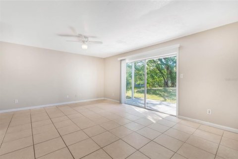 Condo in Winter Park, Florida, 4 rooms  № 1574952 - photo 5