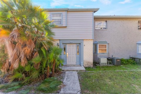 Condo in Winter Park, Florida, 4 rooms  № 1574952 - photo 1