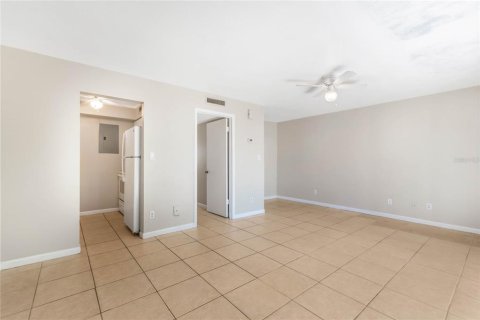 Condo in Winter Park, Florida, 4 rooms  № 1574952 - photo 7