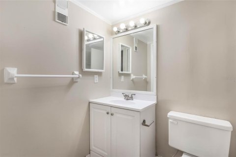 Condo in Winter Park, Florida, 4 rooms  № 1574952 - photo 15
