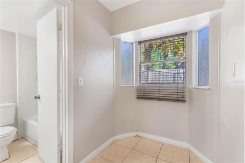 Condo in Winter Park, Florida, 4 rooms  № 1574952 - photo 13