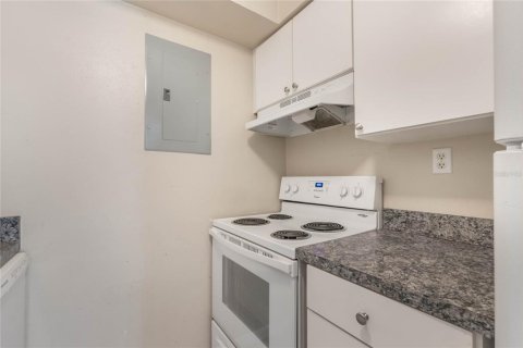 Condo in Winter Park, Florida, 4 rooms  № 1574952 - photo 10