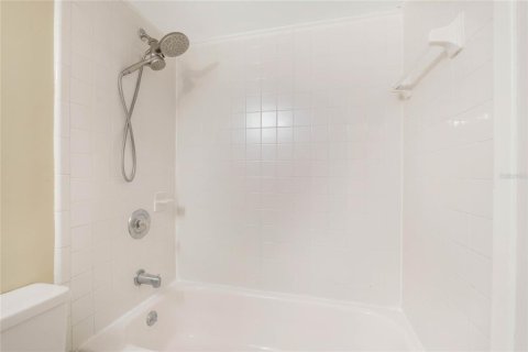 Condo in Winter Park, Florida, 4 rooms  № 1574952 - photo 16