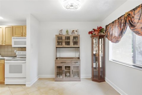 Condo in Palm Coast, Florida, 2 bedrooms № 2218867 - photo 7