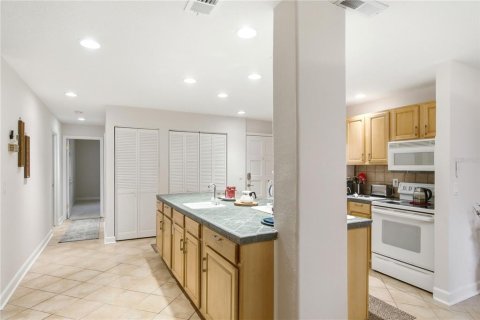 Condo in Palm Coast, Florida, 2 bedrooms № 2218867 - photo 5