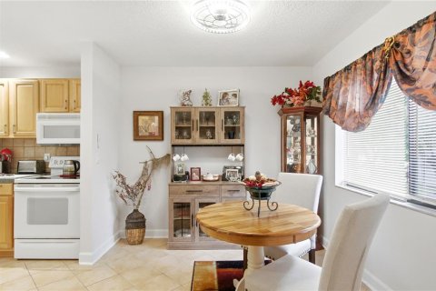 Condo in Palm Coast, Florida, 2 bedrooms № 2218867 - photo 8