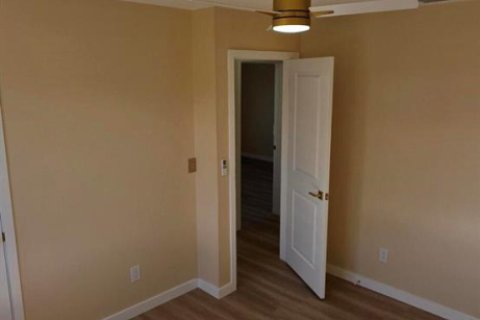 House in Okeechobee, Florida 3 bedrooms, 93.65 sq.m. № 2083139 - photo 7