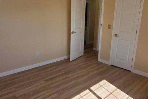 House in Okeechobee, Florida 3 bedrooms, 93.65 sq.m. № 2083139 - photo 11