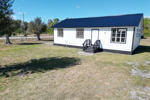 House in Okeechobee, Florida 3 bedrooms, 93.65 sq.m. № 2083139 - photo 12