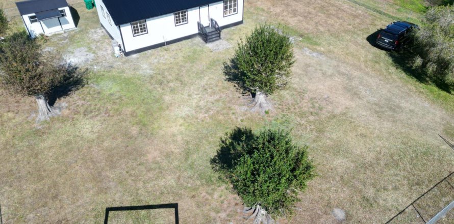 House in Okeechobee, Florida 3 bedrooms, 93.65 sq.m. № 2083139