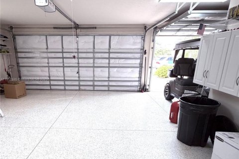 House in The Villages, Florida 3 bedrooms, 177.44 sq.m. № 1972032 - photo 22