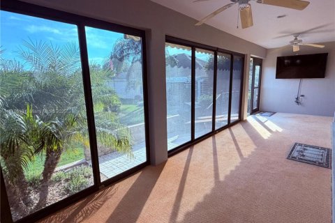 House in The Villages, Florida 3 bedrooms, 177.44 sq.m. № 1972032 - photo 10