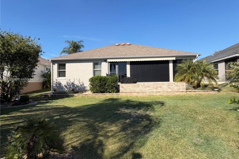 House in The Villages, Florida 3 bedrooms, 177.44 sq.m. № 1972032 - photo 3