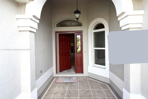 House in The Villages, Florida 3 bedrooms, 177.44 sq.m. № 1972032 - photo 17