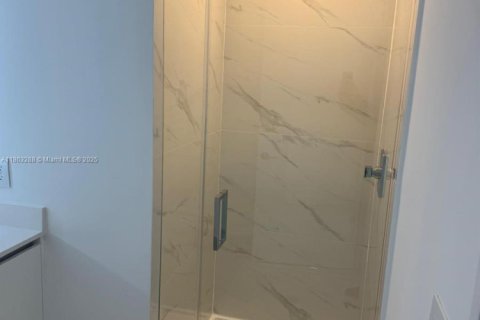 Condo in Miami, Florida, 4 bedrooms  № 1895496 - photo 22
