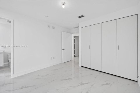 Condo in Miami, Florida, 4 bedrooms  № 1895496 - photo 20